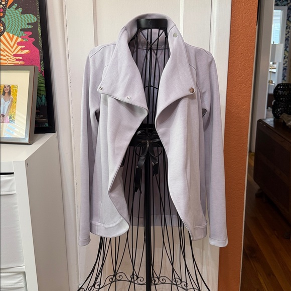 lululemon athletica Tops - Lululemon Rally Wrap-Sz 6